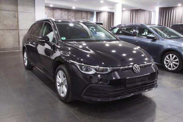 Volkswagen Golf 8 Variant 2.0 TDI 110kW DSG / Webasto / Virtual Cockpit / ALU 16''