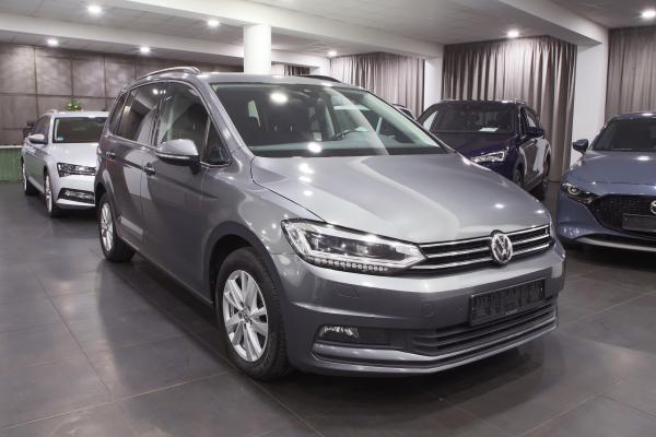 Volkswagen Touran Comfortline 2.0 TDI 110kW DSG / Webasto / ALU 16''+ zimní sada