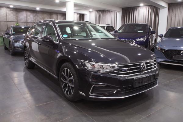 Volkswagen Passat B8 GTE Variant 1.4 TSI 160kW DSG / Facelift / ALU 17''