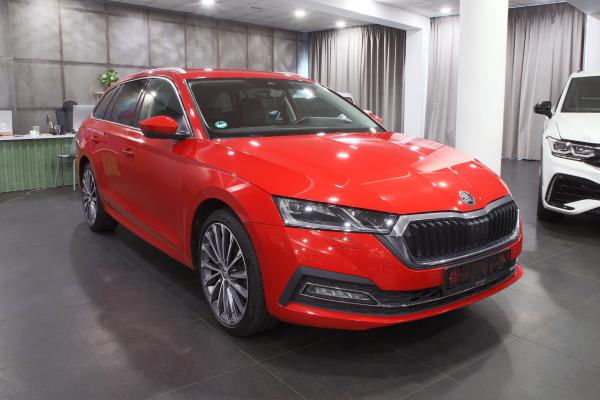 Škoda Octavia iV Combi Style1.4 TSI 150kW DSG / Webasto / Virtual Cockpit / ALU 19''