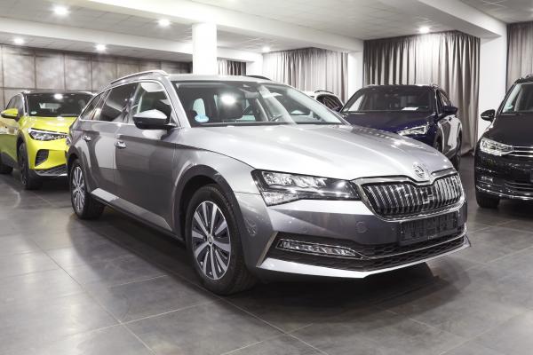Škoda Superb iV Combi 1.4 TSI 160kW DSG / Facelift / Virtual Cockpit / Webasto / ALU 17''