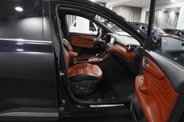 14200--mg-3319-jpg-LSdEeC.jpg