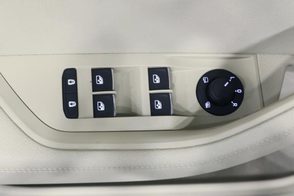 14201--mg-5281-jpg-vLtVTt.jpg