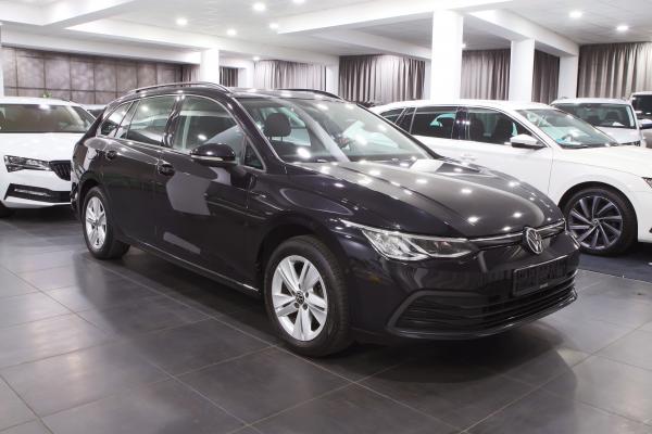 Volkswagen Golf 8 Variant Life 1.5 TSI 110kW DSG / Webasto / Virtual Cockpit / ALU 16'' + zimní sada