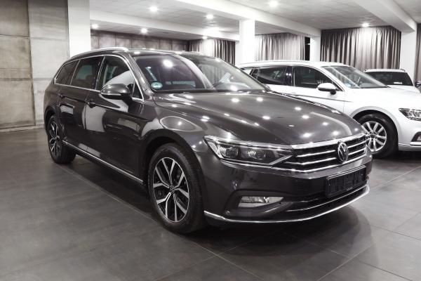 Volkswagen Passat B8 Variant Elegance 2.0 TDI 110kW / Facelift / Matrix Led / Virtual cockpit / ALU 17'' + ALU 16''