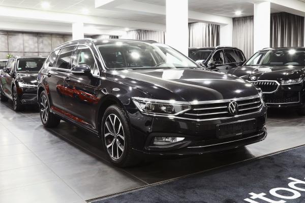 Volkswagen Passat B8 Variant 2.0 TDI 110kW DSG / Facelift / Matrix Led / Virtual Cockpit / ALU 17''