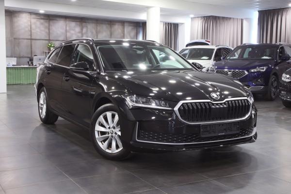 Škoda Superb 4 Combi 2.0 TDI 110kW DSG Selection  / Virtual Cockpit / ALU 17''