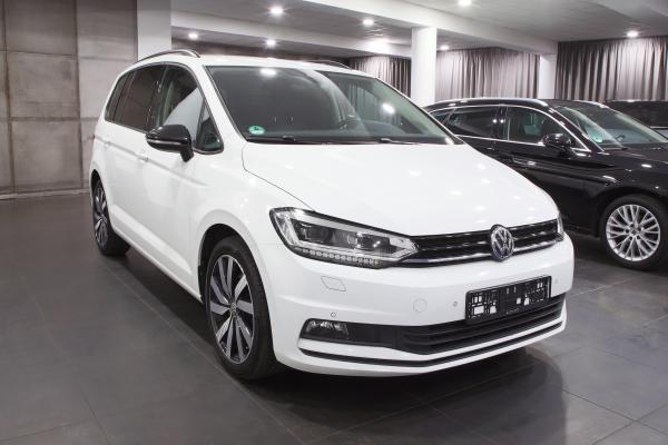 Volkswagen Touran Highline 2.0 TDI 110kW DSG R-Line / 7-Míst / Webasto / ALU 18''