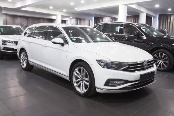 Volkswagen Passat B8 Variant Elegance 2.0 TDI 147kW DSG / Facelift / Matrix Led / Virtual Cockpit / 2x sada ALU 18''