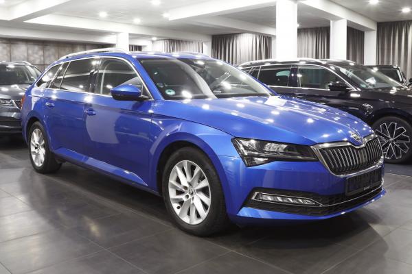 Škoda Superb 3 Combi Style Premium 2.0 TDI 140kW DSG / Facelift / Matrix Led / Webasto / ALU 17''+ ALU 15''