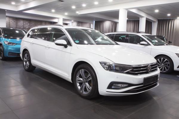 Volkswagen Passat B8 Variant Business 2.0 TDI 147kW DSG / Facelift / Matrix Led / Virtual Cockpit / ALU 17''