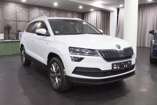 Škoda Karoq 2.0 TDI 110kW 4x4 DSG / Webasto / ALU 17''+ zimní sada