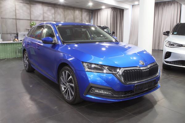 Škoda Octavia 4 Combi Style 2.0 TDI 110kW DSG / Virtual Cockpit / ALU 18'' + ALU 17''