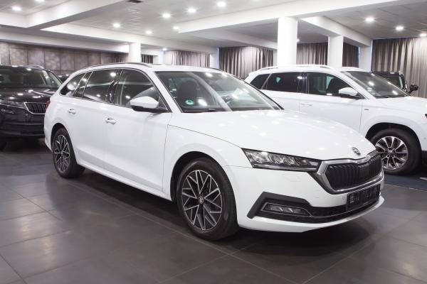 Škoda Octavia 4 Combi Style 2.0 TDI 110kW DSG / Webasto / Virtual Cockpit / ALU 17''