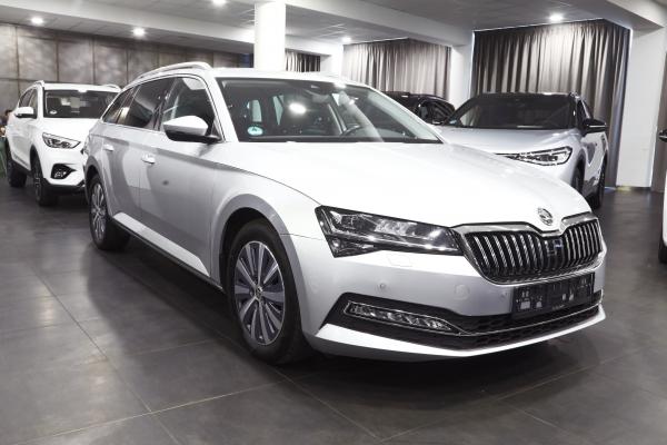 Škoda Superb 3 Combi Style 2.0 TDI 110kW DSG / Facelift / Matrix Led / ALU 17''