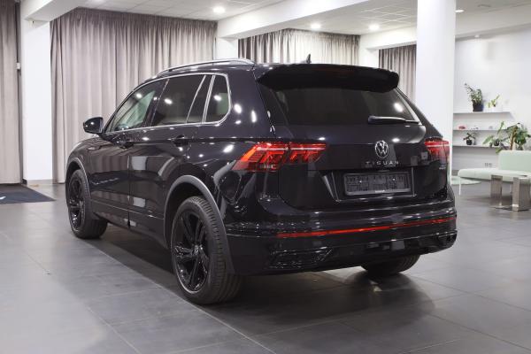 Volkswagen Tiguan 4Motion 2.0 TDI 110kW 4x4 DSG R-Line / Virtual Cockpit / ALU 19''+ ALU 18'' - 2