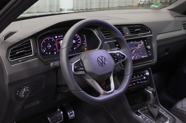 Volkswagen Tiguan 4Motion 2.0 TDI 110kW 4x4 DSG R-Line / Virtual Cockpit / ALU 19''+ ALU 18'' - 3