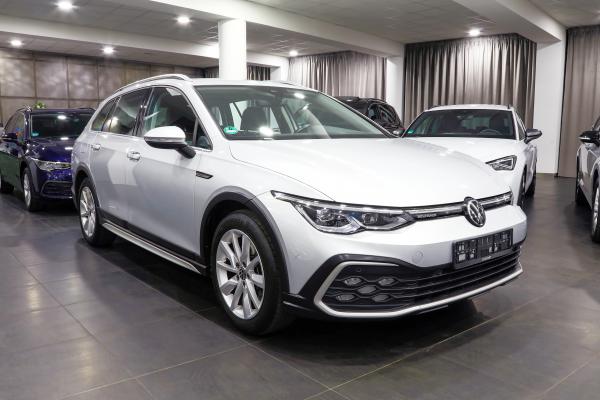Volkswagen Golf 8 Variant Alltrack 4Motion 2.0 TDI 147kW 4x4 DSG / Webasto / Virtual Cockpit / 2x sada ALU 17''