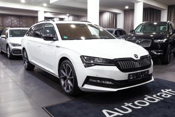 Škoda Superb iV Combi 1.4 TSI 160kW DSG Sportline / Webasto / Virtual Cockpit / ALU 19''