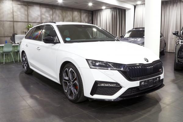 Škoda Octavia 4 RS Combi 2.0 TDI 147kW DSG / Matrix Led / Virtual Cockpit / ALU 19''