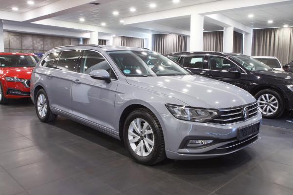 Volkswagen Passat B8 Variant 2.0 TDI 110kW DSG / Facelift / ALU 16'' + zimní sada