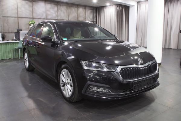 Škoda Octavia 4 Combi 2.0 TDI 110kW DSG / Virtual Cockpit / ALU 17''+ zimní sada