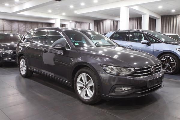 Volkswagen Passat B8 Variant 2.0 TDI 147kW DSG / Facelift / Webasto / Virtual Cockpit / ALU 17''