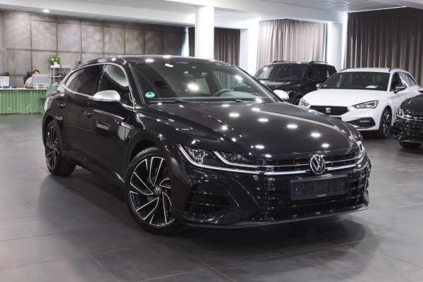 Volkswagen Arteon R Shooting Brake 4Motion 2.0 TSI 235kW 4x4 DSG R / Virtual cockpit / ALU 19''