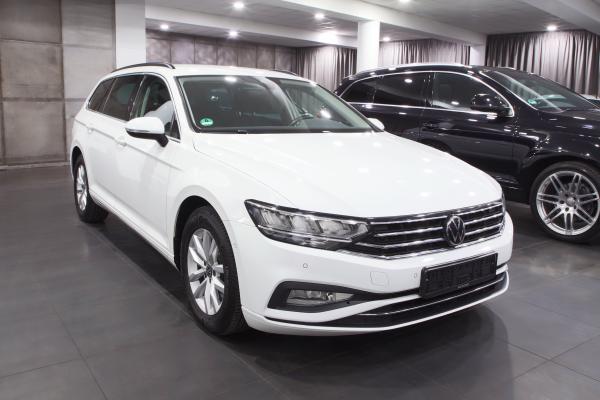 Volkswagen Passat B8 Variant 2.0 TDI 110kW DSG / Facelift / Virtual Cockpit / ALU 16''+ zimní sada