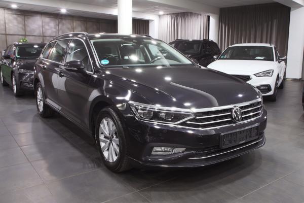 Volkswagen Passat B8 Variant 2.0 TDI 110kW DSG / Facelift / Matrix Led / Virtual cockpit / ALU 16''+ zimní sada