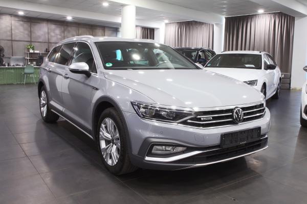 Volkswagen Passat Variant Alltrack 4Motion 2.0 TDI 147kW 4x4 DSG / 2x sada ALU 17''
