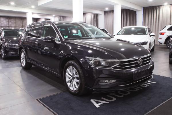 Volkswagen Passat B8 Variant 2.0 TDI 110kW DSG / 2x sada ALU 16''