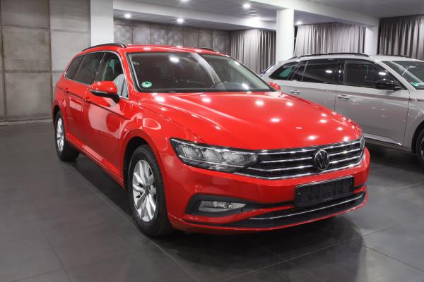 Volkswagen Passat B8 Variant 2.0 TDI 110kW DSG / ALU 16''