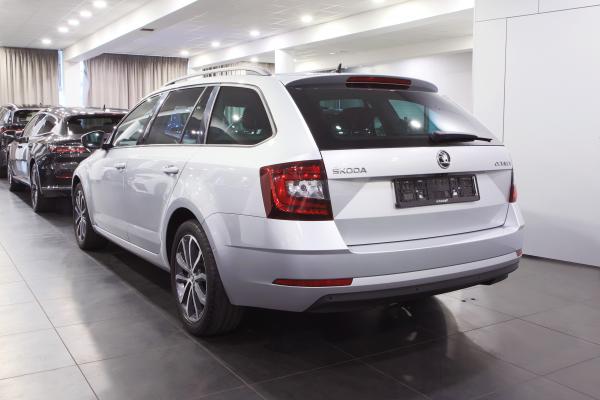 Škoda Octavia 3 Combi 2.0 TDI 110kW DSG / ALU 17'' - 2