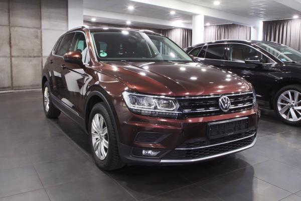 Volkswagen Tiguan Highline 2.0 TDI 110kW / ALU 17''