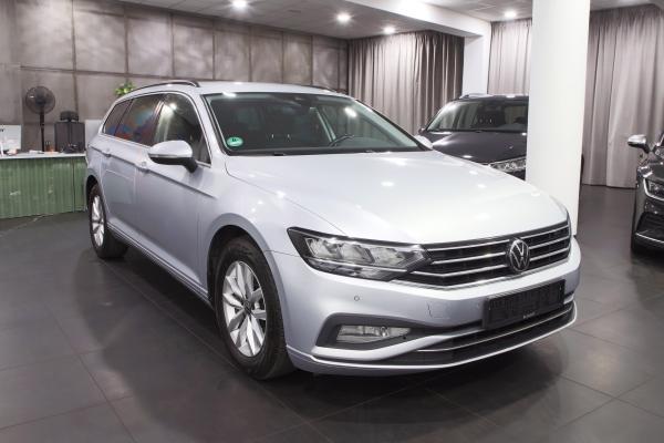 Volkswagen Passat B8 Variant 2.0 TDI 110kW DSG / ALU 16''