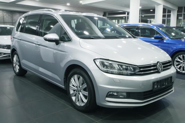 Volkswagen Touran Highline 2.0 TDI 140kW DSG / bez možnosti odpočtu DPH