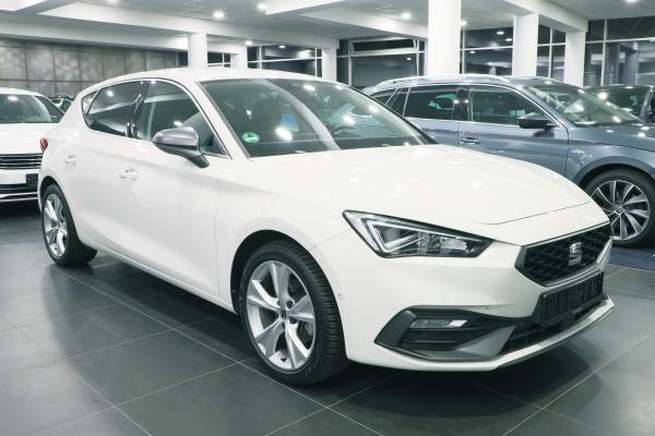 SEAT new Leon FR-Line 1.5 TSI 110kW DSG / ALU 17''/ Virtual Cockpit