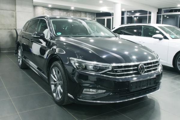 Volkswagen Passat B8 Variant Elegance 2.0 TDI 140kW DSG Facelift / R-Line