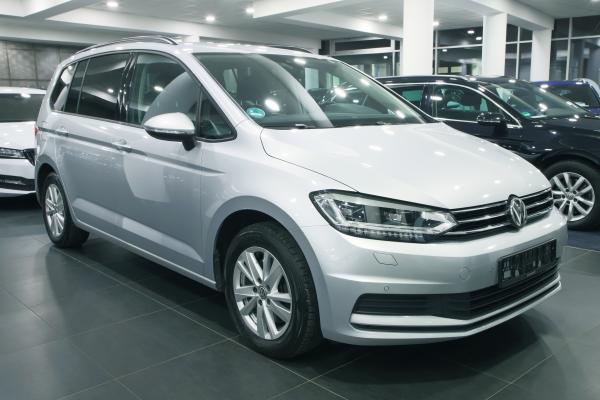 Volkswagen Touran Comfortline 2.0 TDI 110kW DSG / ALU 16''