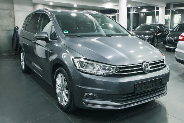 Volkswagen Touran Highline 2.0 TDI 140kW DSG / 7-míst / ALU 17"