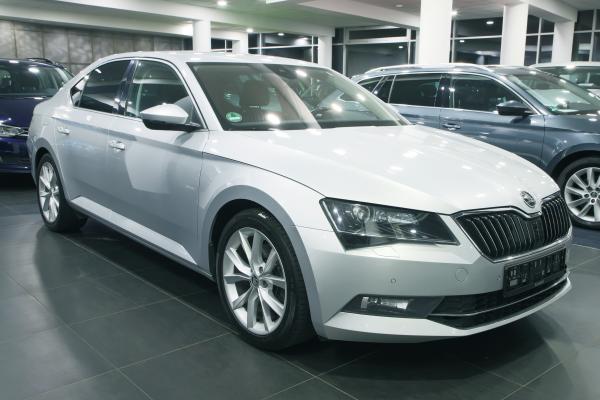 Škoda Superb 3 Lim. Style 2.0 TDI 110kW DSG /  ALU 18''+ ALU 17''