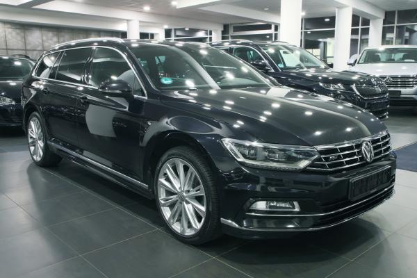 Volkswagen Passat B8 Variant Highline 4Motion 2.0 TDI 140kW DSG 4x4 R-Line / Active info Display / ALU 19''