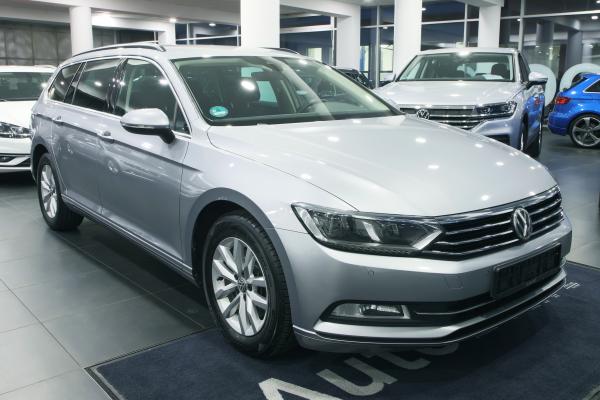 Volkswagen Passat B8 Variant Comfortline 2.0 TDI 110kW DSG / Active info Display
