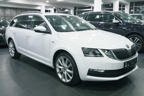 Škoda Octavia 3 Combi 2.0 TDI 110kW DSG / ALU 18'' / Facelift