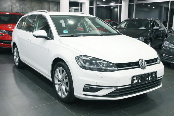 Volkswagen Golf 7 Variant Highline 2.0 TDI 110kW DSG / ALU 17''