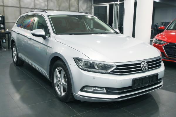 Volkswagen Passat B8 Variant Comfortline 2.0 TDI 110kW DSG / Active info Display / ALU 16''