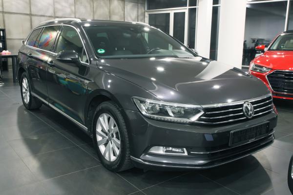 Volkswagen Passat B8 Variant Highline 2.0 TDI 110kW DSG / Int.dětské sedačky