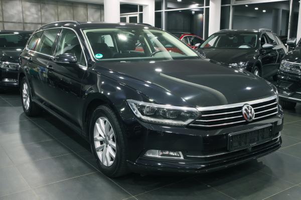 Volkswagen Passat B8 Variant Comfortline 2.0 TDI 110kW DSG / Active info Display / ALU 16''