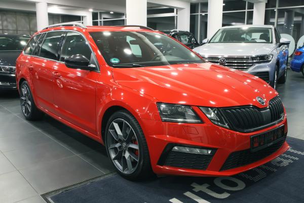 Škoda Octavia 3 Combi RS 2.0 TDI 135kW DSG / Virtual Cockpit / ALU 18'' letní sada + ALU 18'' zimní sada / Facelift